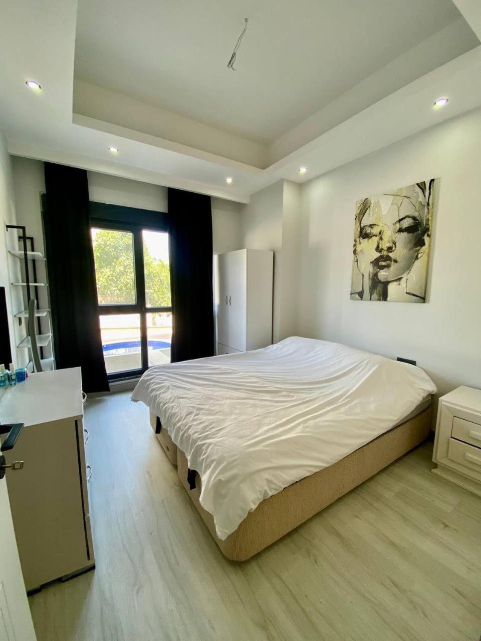 Lejlighed Stylish 1br Flat Pool View & 10 Min Walk To *